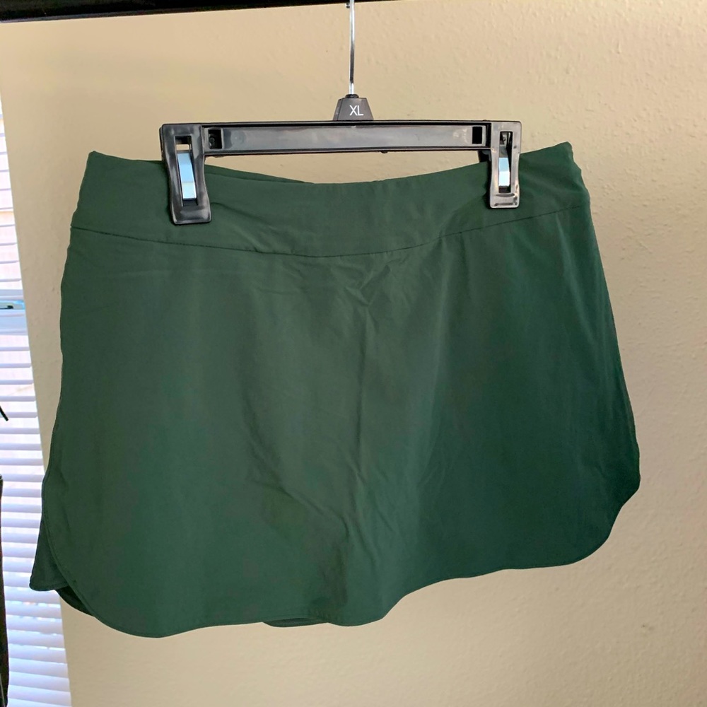 Outdoor Voices 3” Exercise Skort in Evergreen